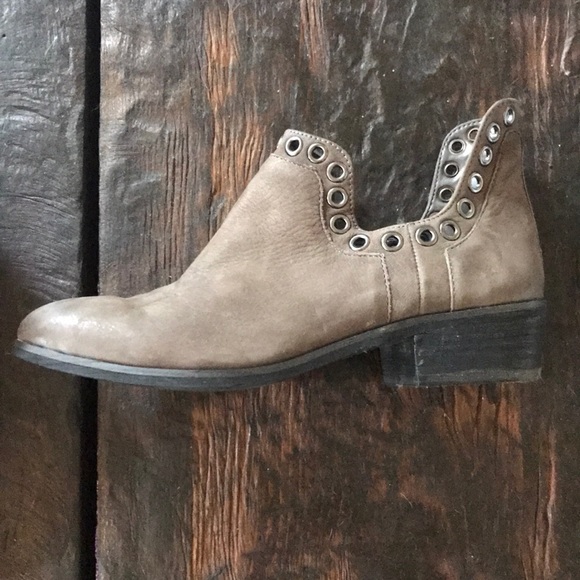 Gianni Bini Booties - Picture 5 of 5